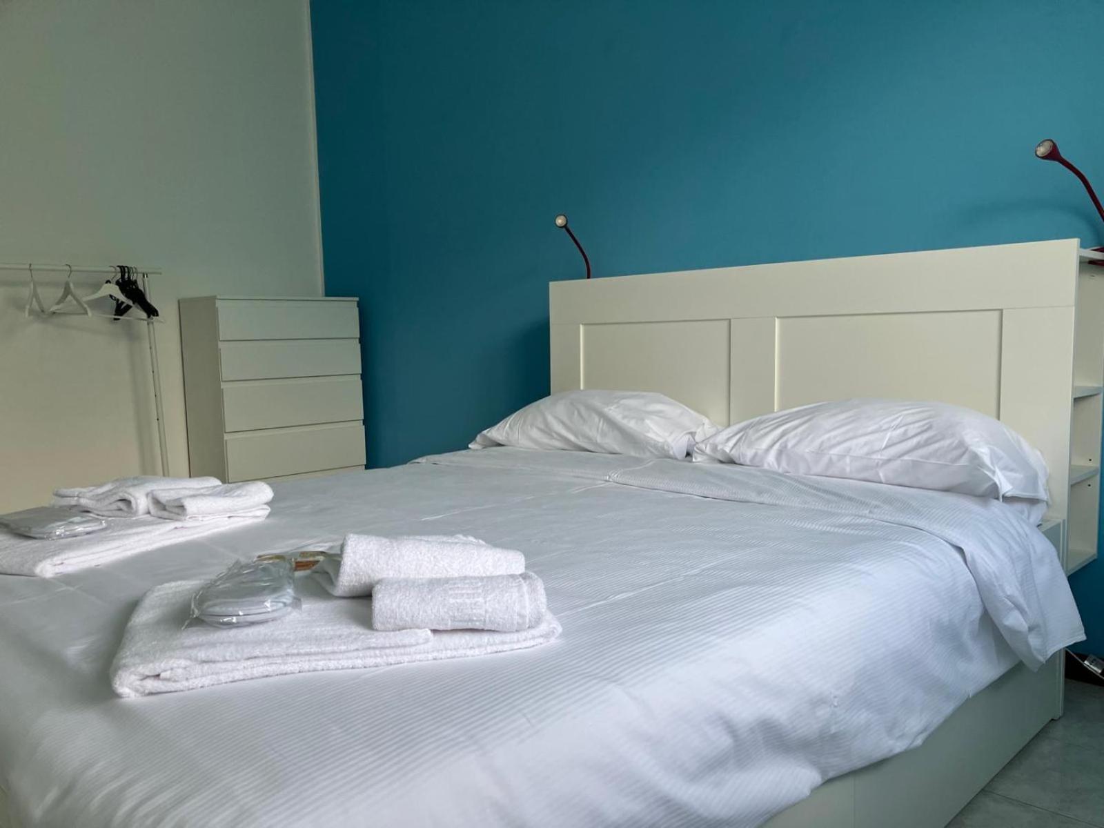 ריבה די סולטו Happy Guest Apartments - Lake View And Pool מראה חיצוני תמונה